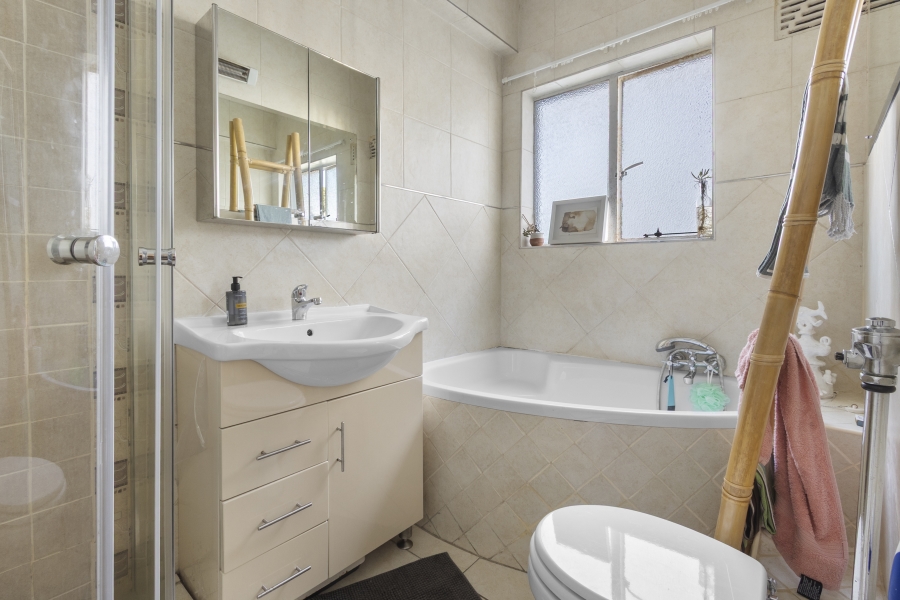 2 Bedroom Property for Sale in Green Point Western Cape